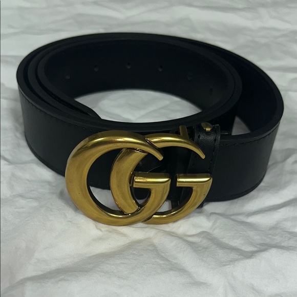 Gucci Black Belt with Gold GG Emblem - Picture 1 of 4